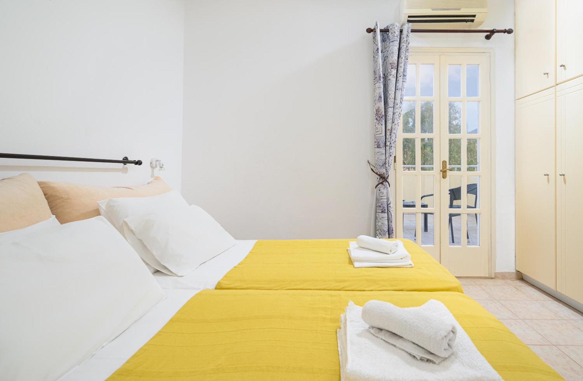 הרסוניסוס Renia'S Villas מראה חיצוני תמונה