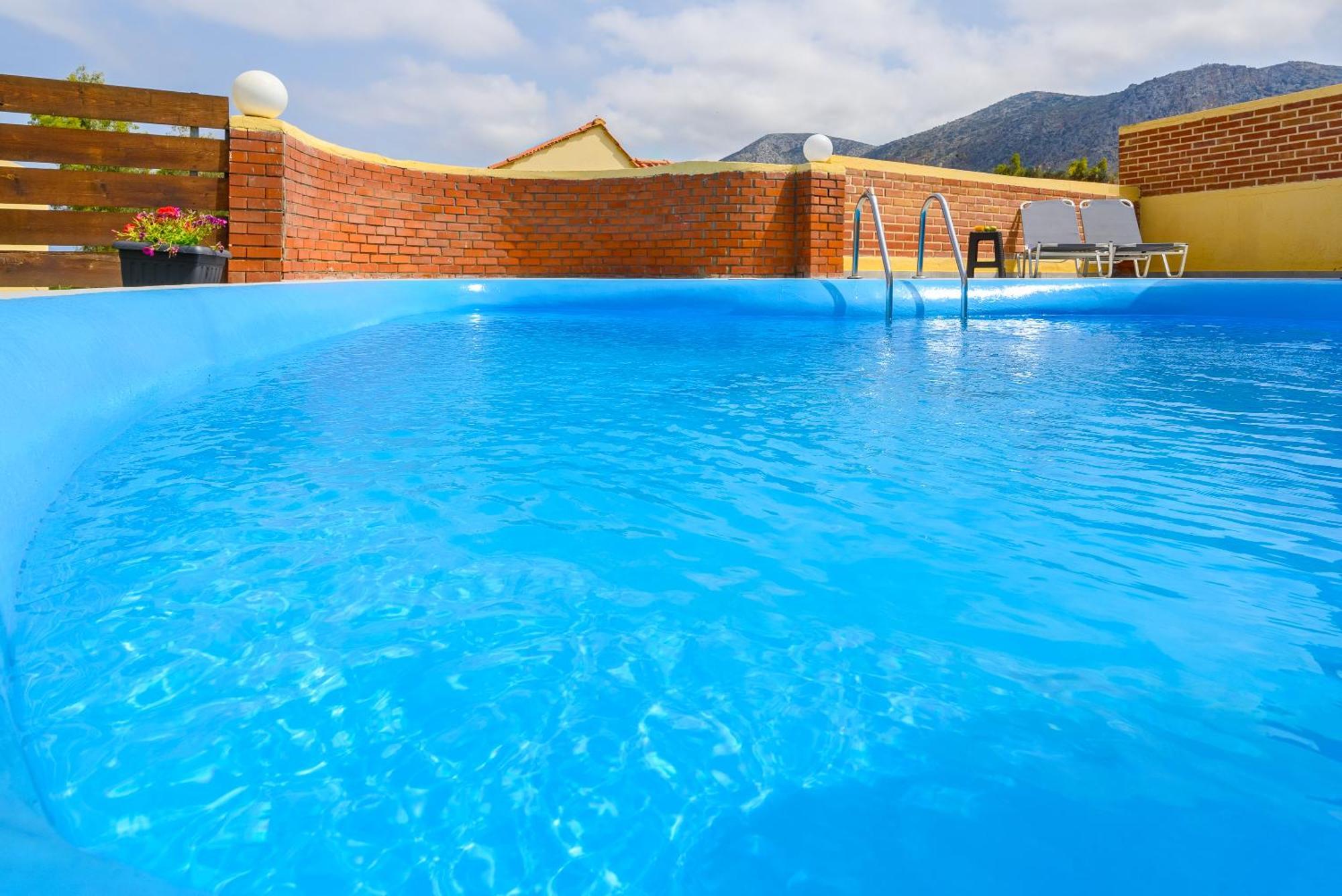 הרסוניסוס Renia'S Villas מראה חיצוני תמונה