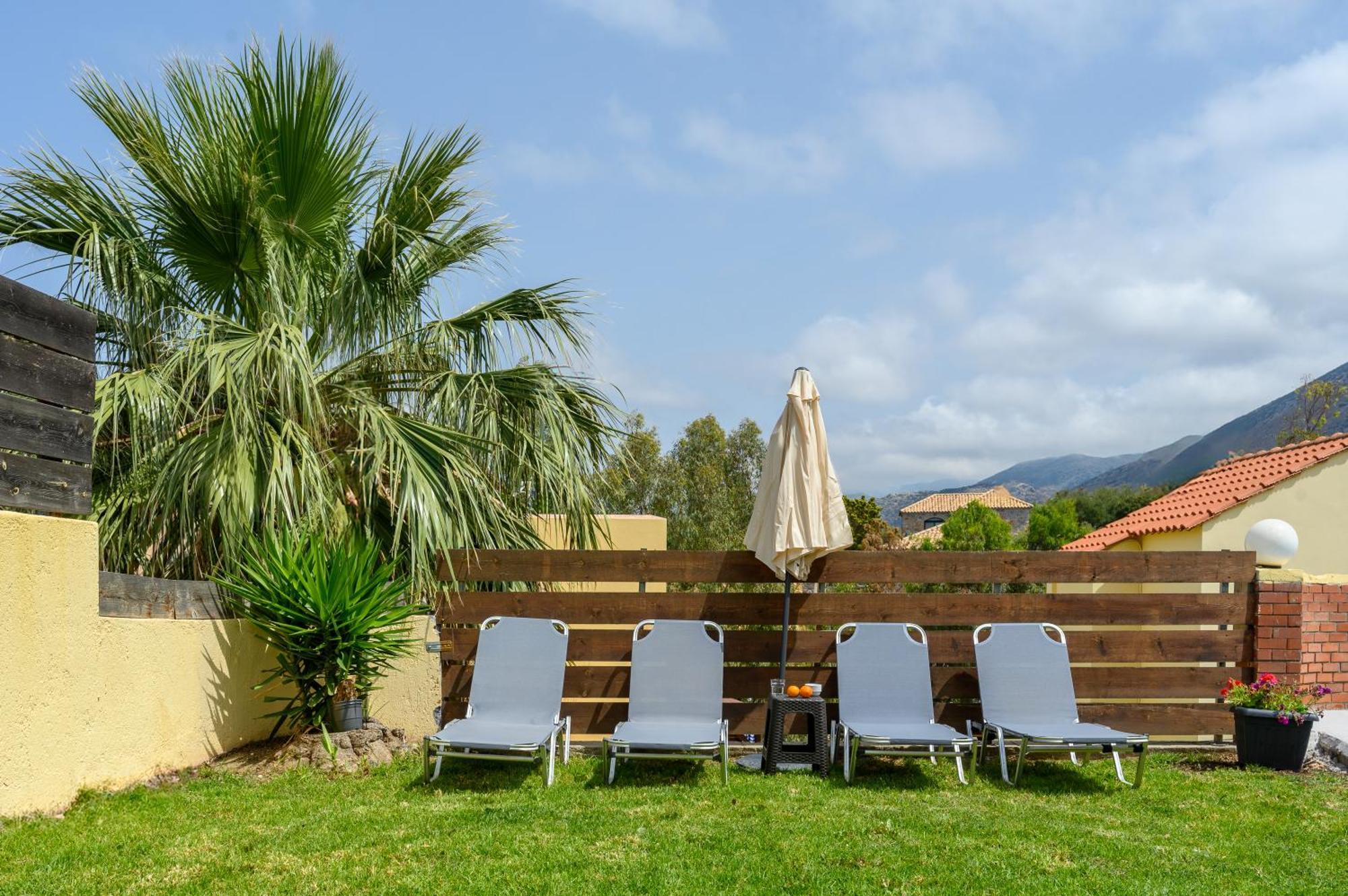 הרסוניסוס Renia'S Villas מראה חיצוני תמונה