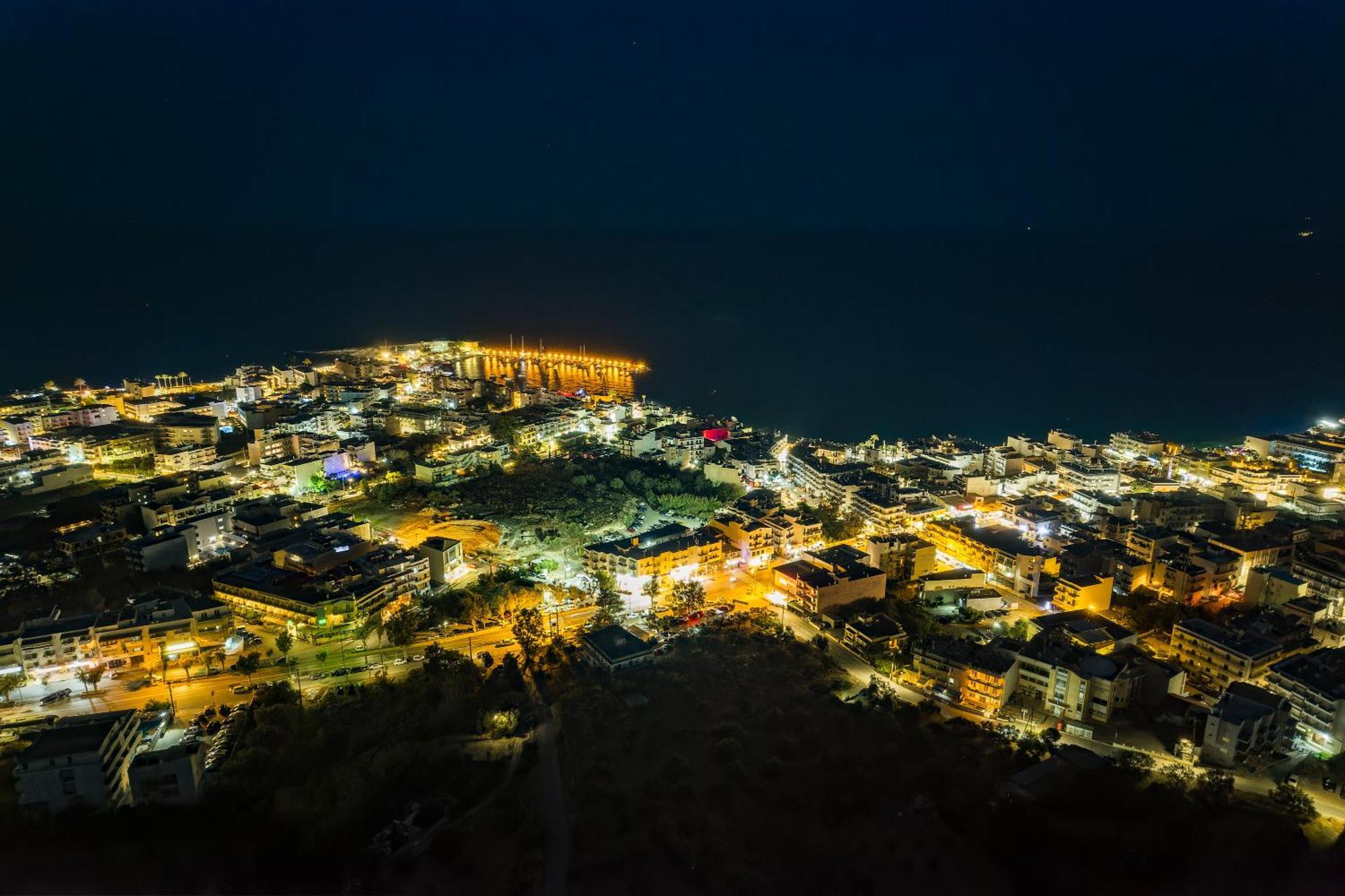 הרסוניסוס Renia'S Villas מראה חיצוני תמונה