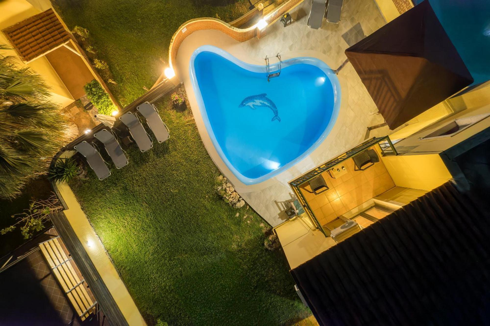 הרסוניסוס Renia'S Villas מראה חיצוני תמונה