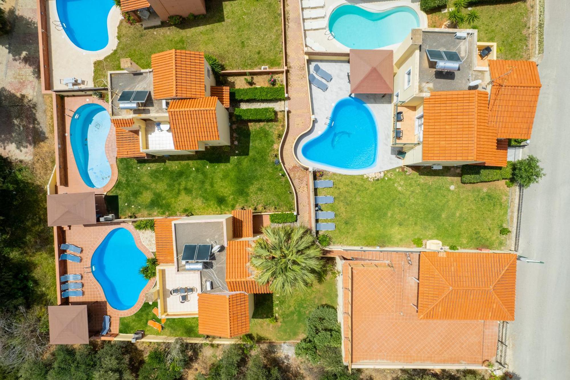 הרסוניסוס Renia'S Villas מראה חיצוני תמונה